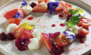 苺とチェリーモッツァレラ、ミニトマトのカプレーゼ